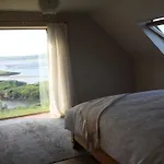 Holiday home Gweebara Bay *